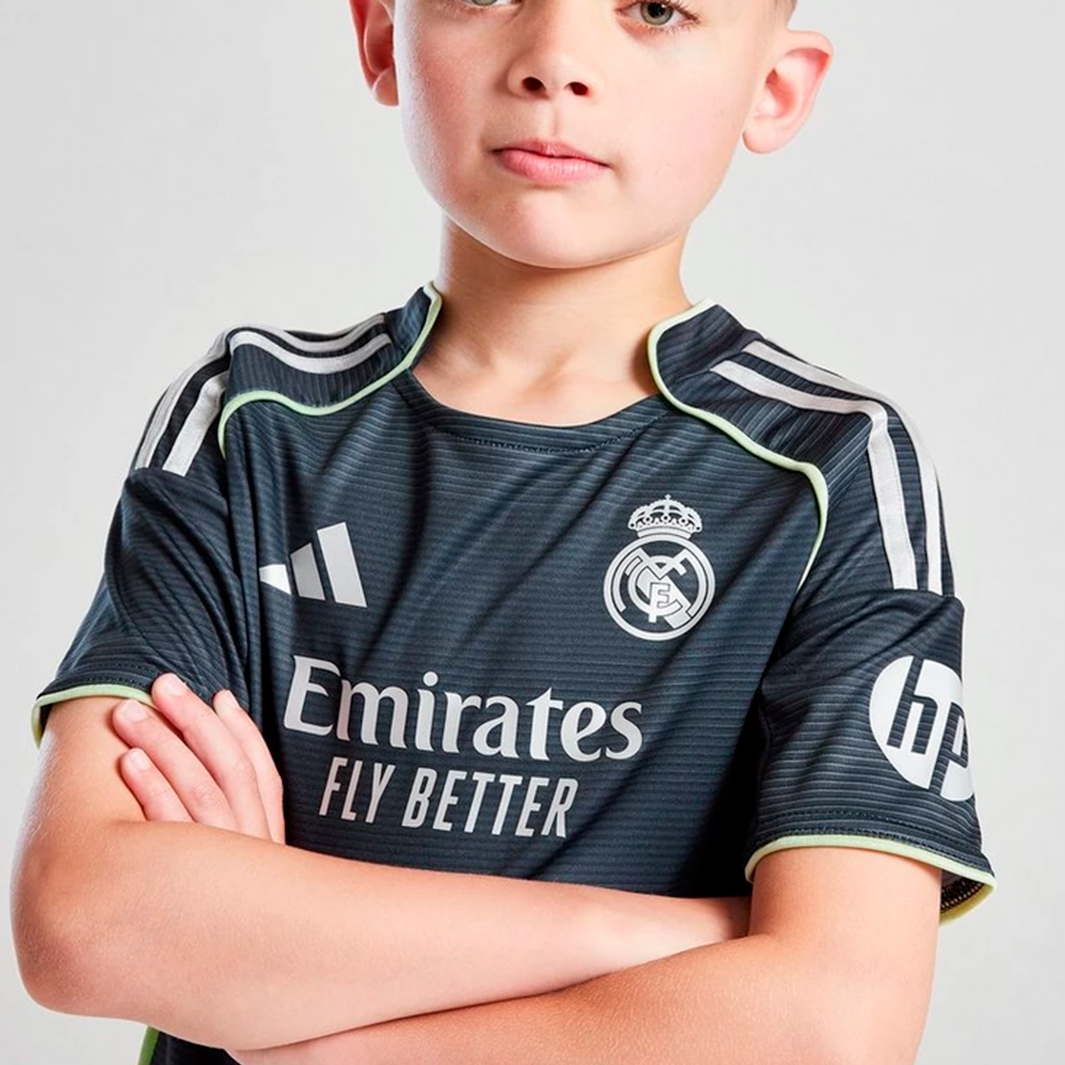 Kit Infantil Real Madrid 2025/26 Away